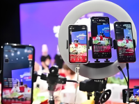 手机直播需要哪些设备？带货直播设备清单！